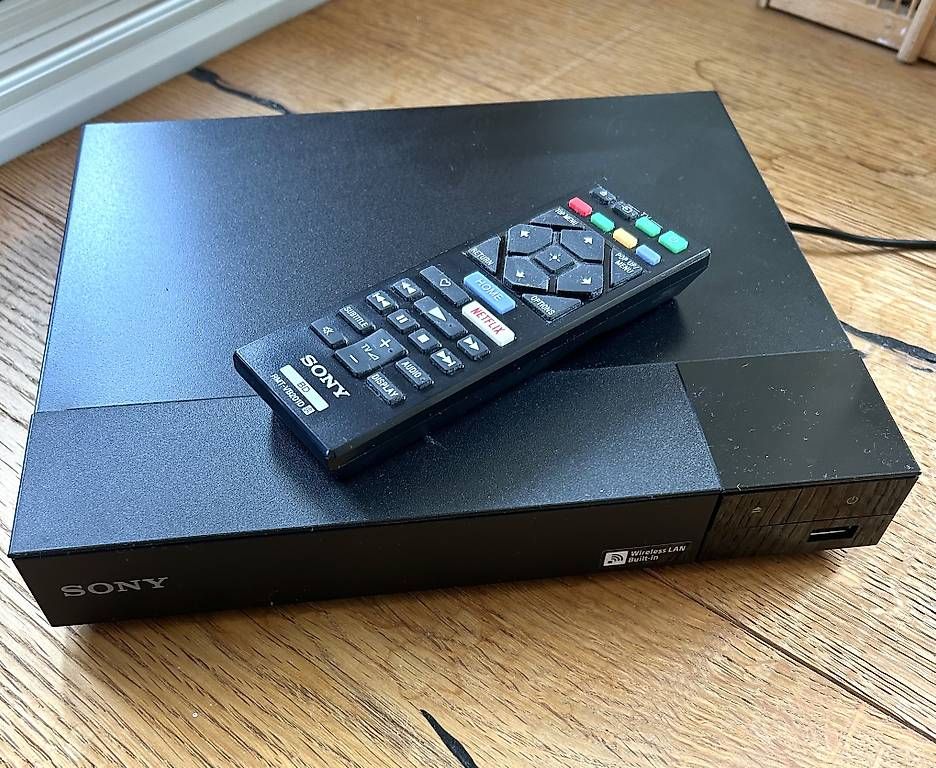 Tutti i DVDs: Lecteur DVD Blue Ray avec télécommande  – Usato da Troistorrents venduto da dav_cc8q