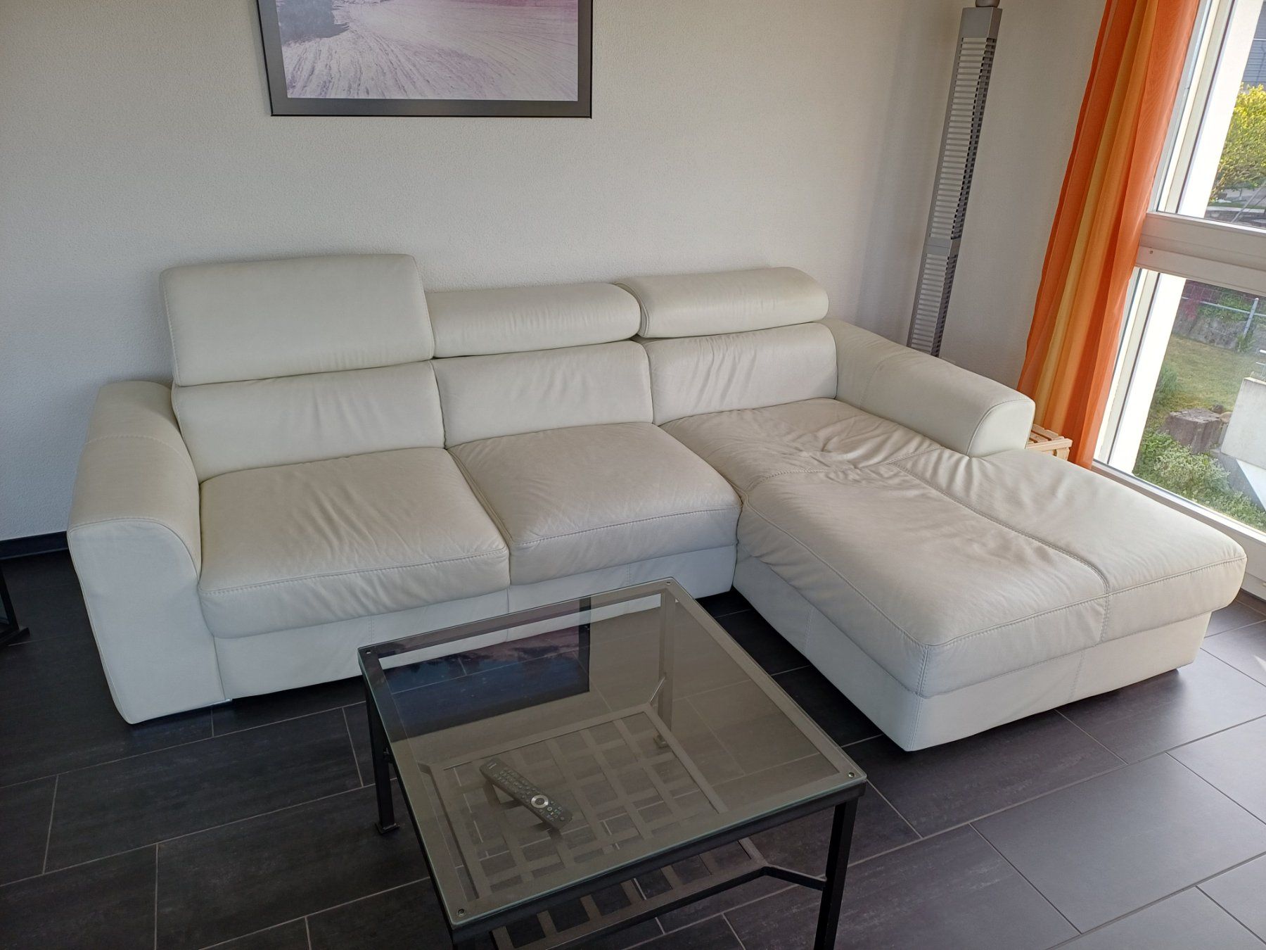 Sofas: Weisses Eck-Sofa mit Liegefunktion – Gebraucht aus Wetzikon ZH von siga01