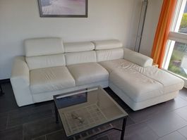Weisses Eck-Sofa mit Liegefunktion