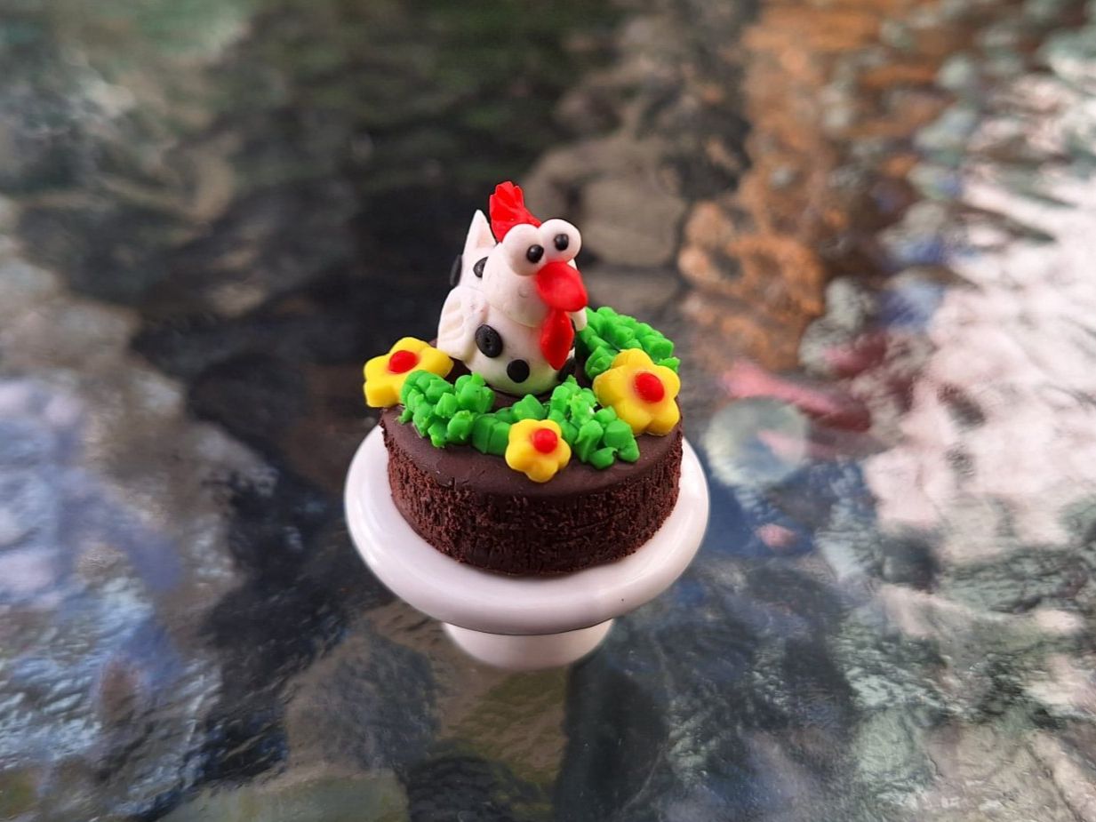 Case e mobili per bambole: Handmade Huhn Torte mit Tortenplatte – Nuovo (secondo la descrizione) da Zürich venduto da HandmadeTinyFood