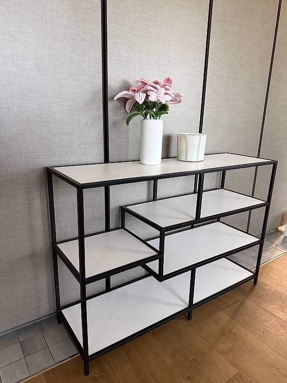Commodes: Moderne Kommode / Sideboard mit Metallgestell – D'occasion à Kloten par Leamarie24 3