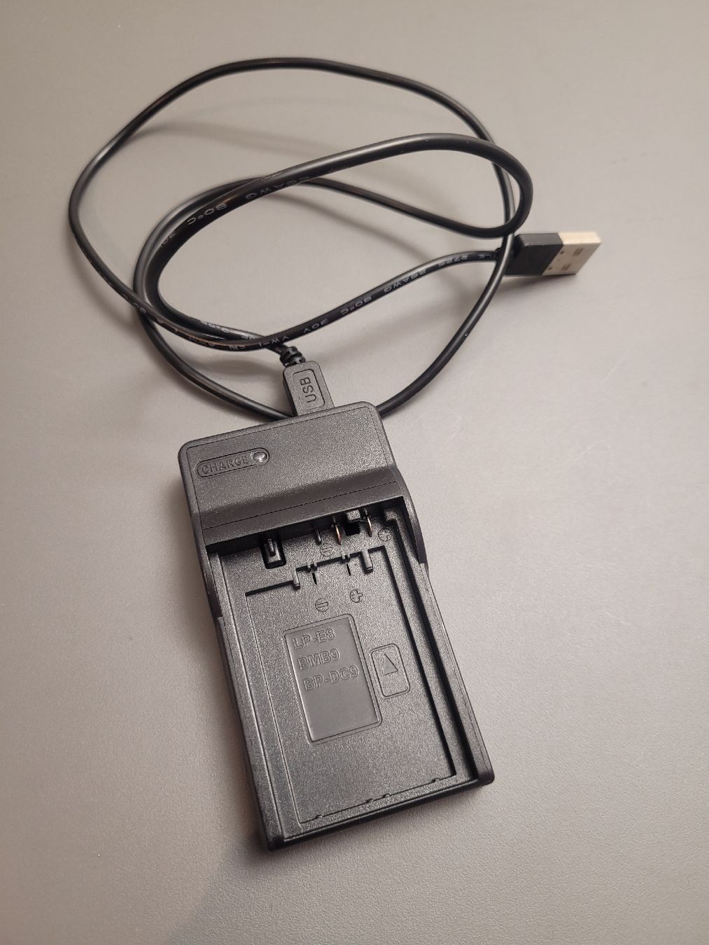 Akkus & Batterien: LP-E8 Akku Ladegerät - Top Zustand - USB Ladegerät – Gebraucht aus Wängi von Jeane_02 1