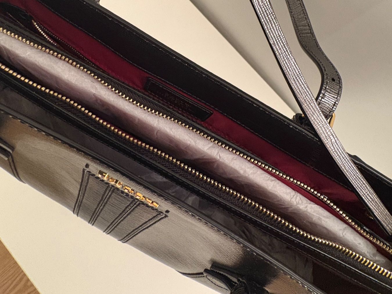 Bally Borse: Sac à main Bally, Cuir argenté – Nuovo e nell'imballaggio originale da Petit-Lancy venduto da the_28l7 3