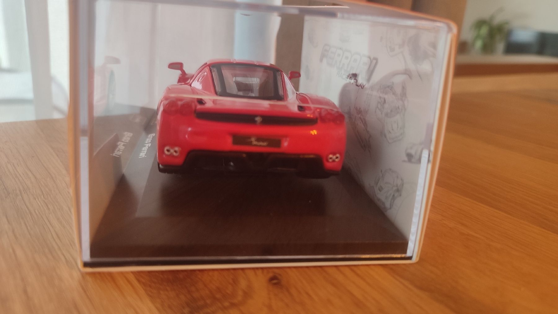 Ferrari Modellini d'auto: Ferrari Enzo Modellauto 1/32 – Usato da Bäretswil venduto da Gartenzwergin 2