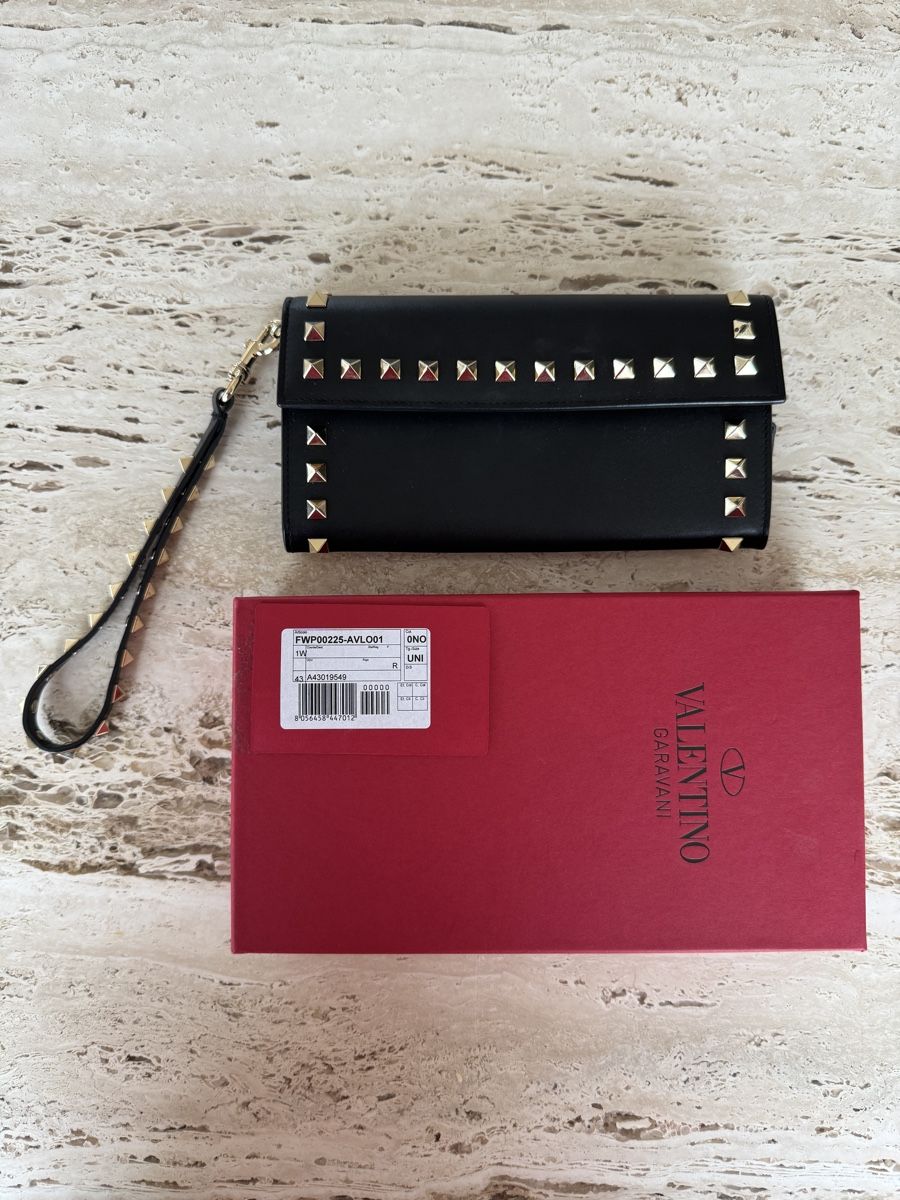 Valentino Taschen für Damen: Valentino Rockstud Clutch – Gebraucht aus Küsnacht ZH von jeli9 1