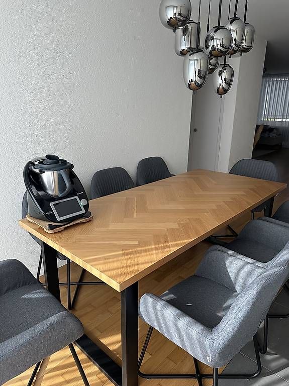 Set di tavolo e panche: Tisch mit Stühlen – Usato da Kaiseraugst venduto da asl_c2pj