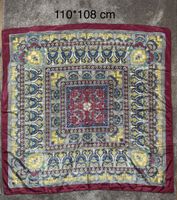 Foulard vintage en soie 110x108 cm