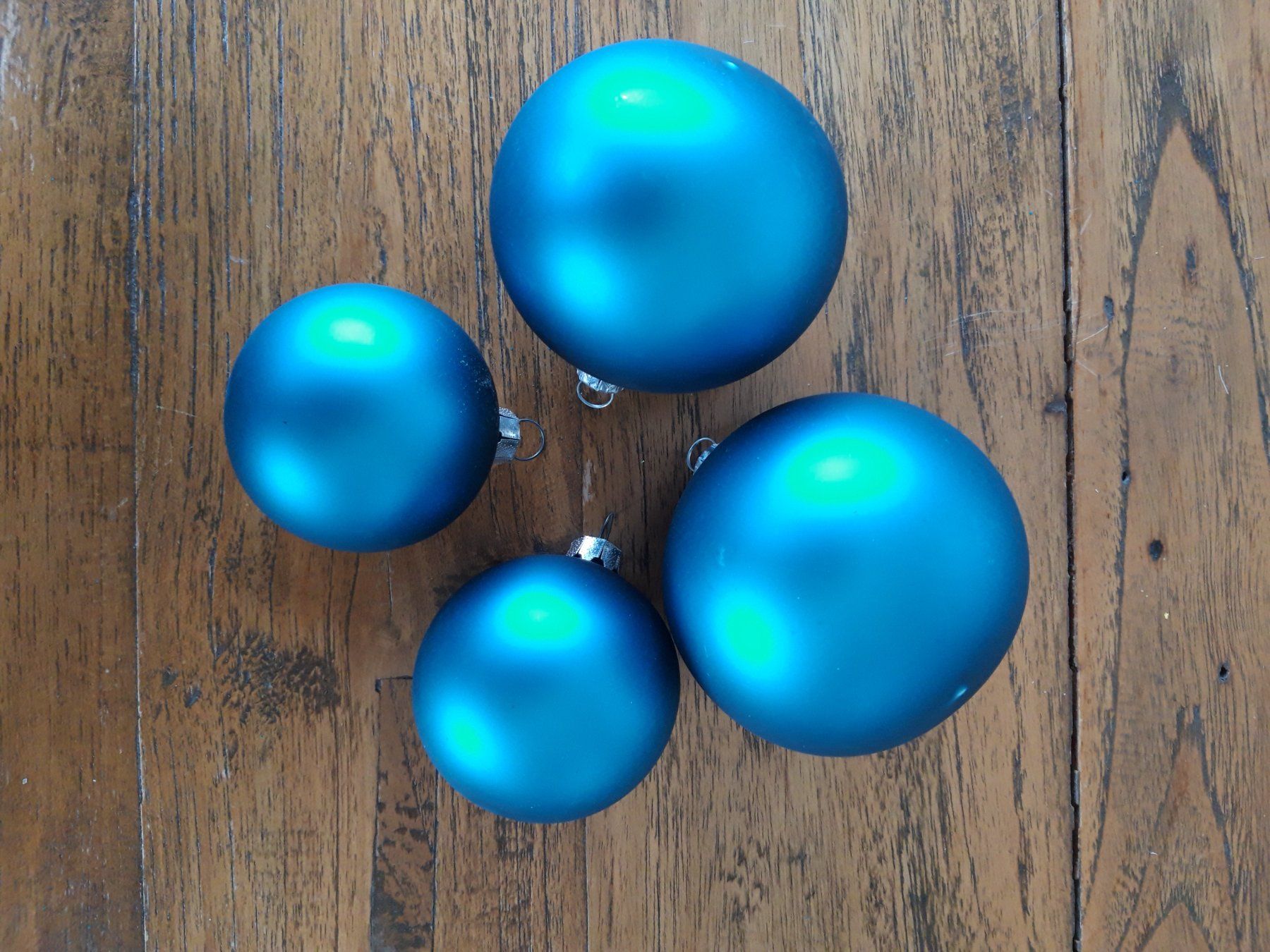 Tutte le decorazioni: 4 matt blau Glas Weihnachtskugel Christbaumschmuck – Usato da Feuerthalen venduto da tanatha_st