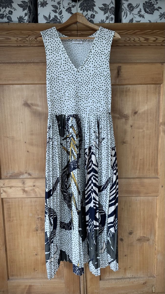 Rich & Royal Kleider: Kleid rich & royal Punkte/Muster Grösse M – Gebraucht aus Fislisbach von Stella_85