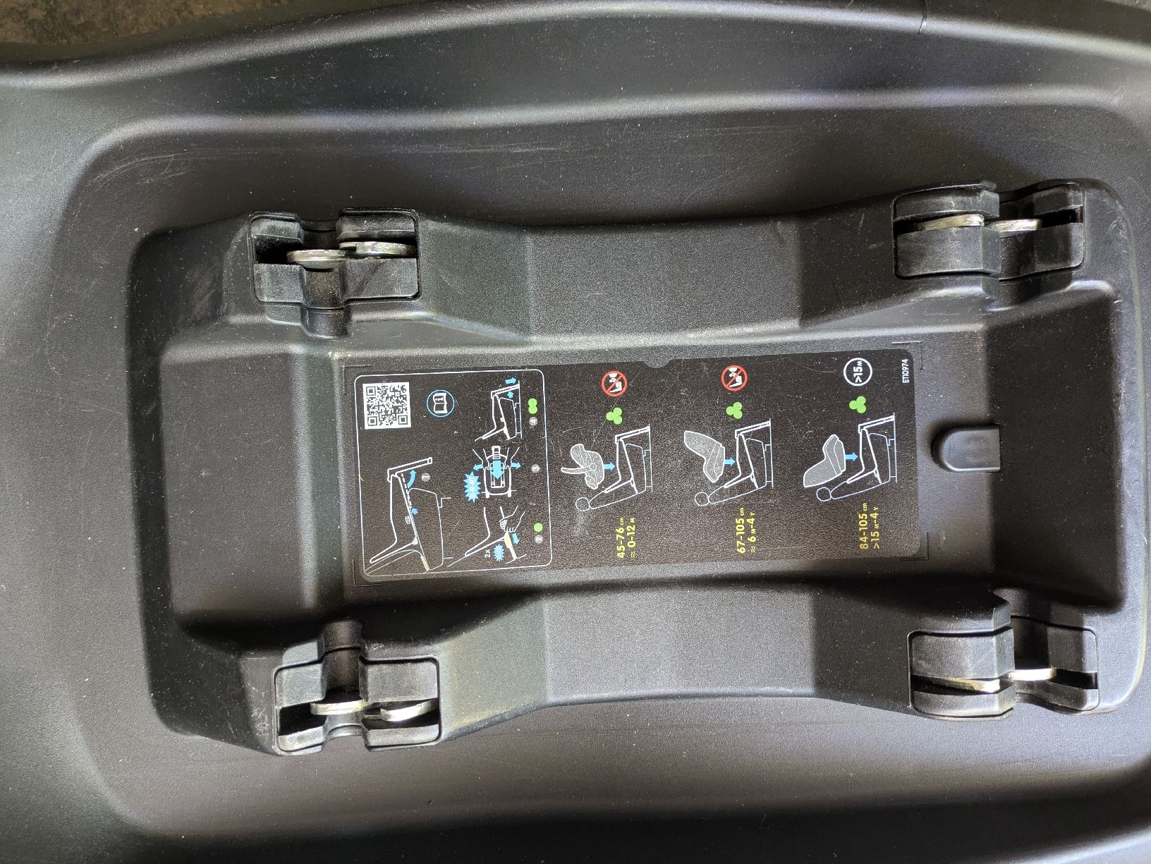 Maxi-Cosi Sièges auto: Maxi-Cosi Pebble Plus mit Isofix Station – D'occasion à St. Gallen par Lila_238 2