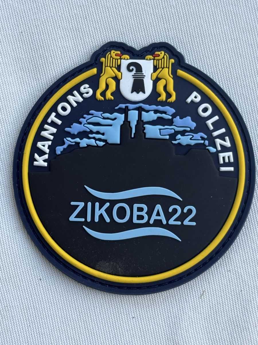 Plaquettes & Badges: Rubber  Kantonspolizei Basel Zikoba 2022 – D'occasion à Sisseln AG par Daeha1