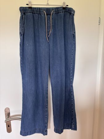 Jeans weit Cartoon