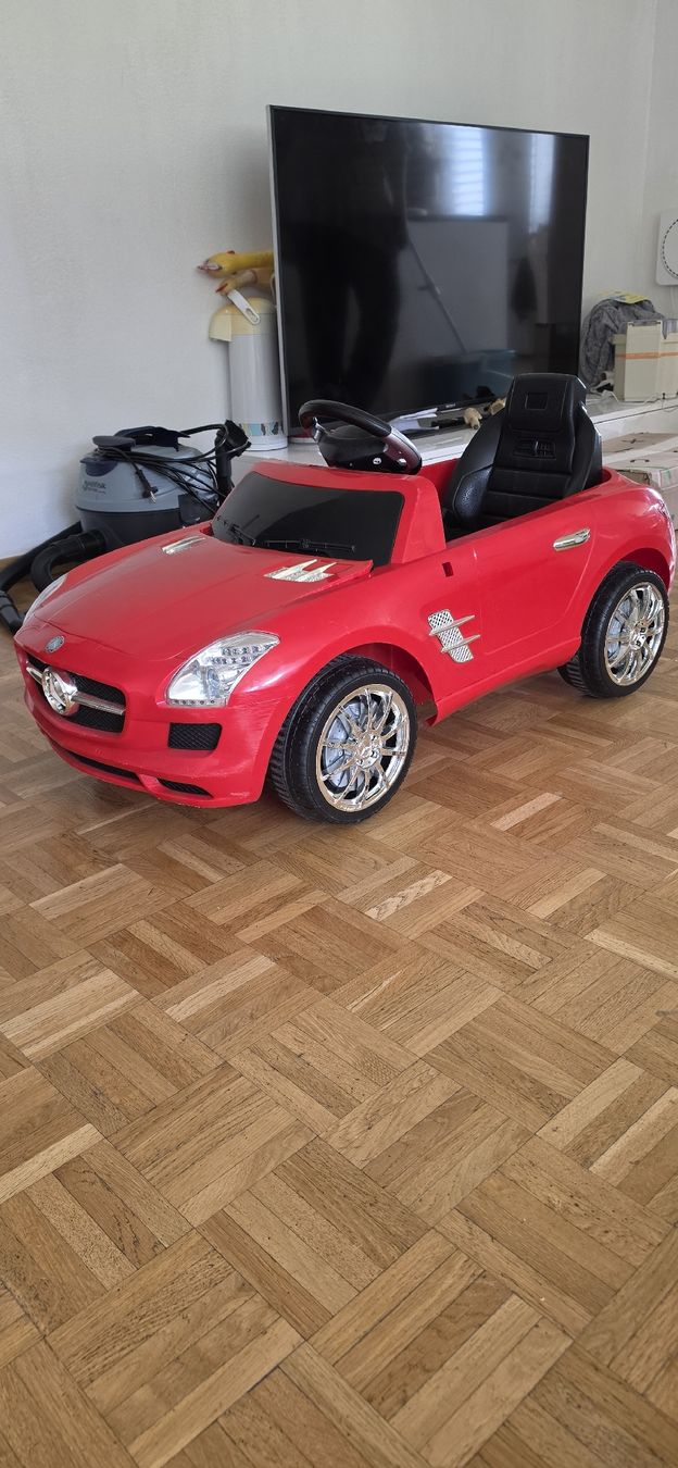 Veicoli per bambini: Rotes Mercedes-Benz Kinderauto – Usato da Zürich venduto da Abrar123