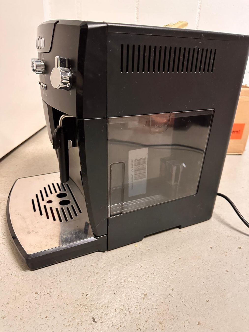 De'Longhi Macchine per caffè & Macchine per espresso: DeLonghi Magnifica Kaffeemaschine Automat – Usato da Egg b. Zürich venduto da Lanikai 1