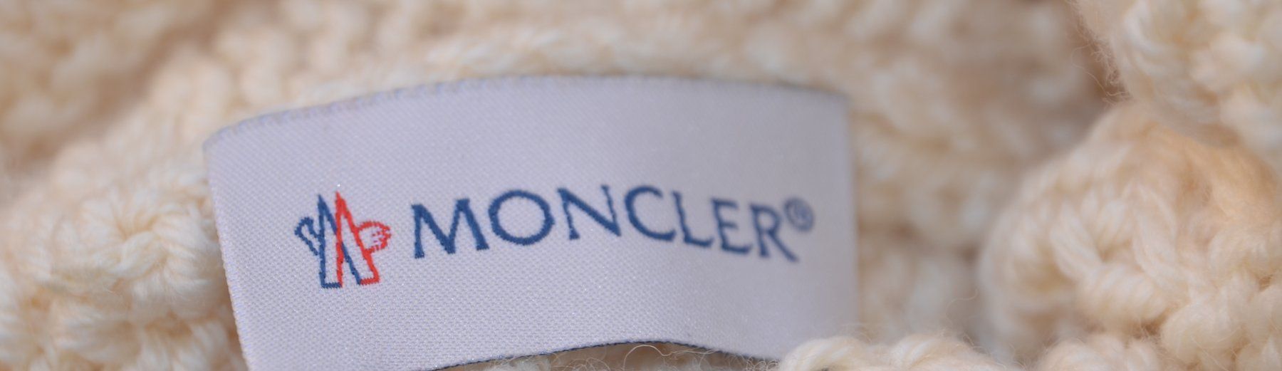 Moncler Copricapi, berretti & cappellini: Mütze Moncler bonnet – Usato da Collonges venduto da arashee 7