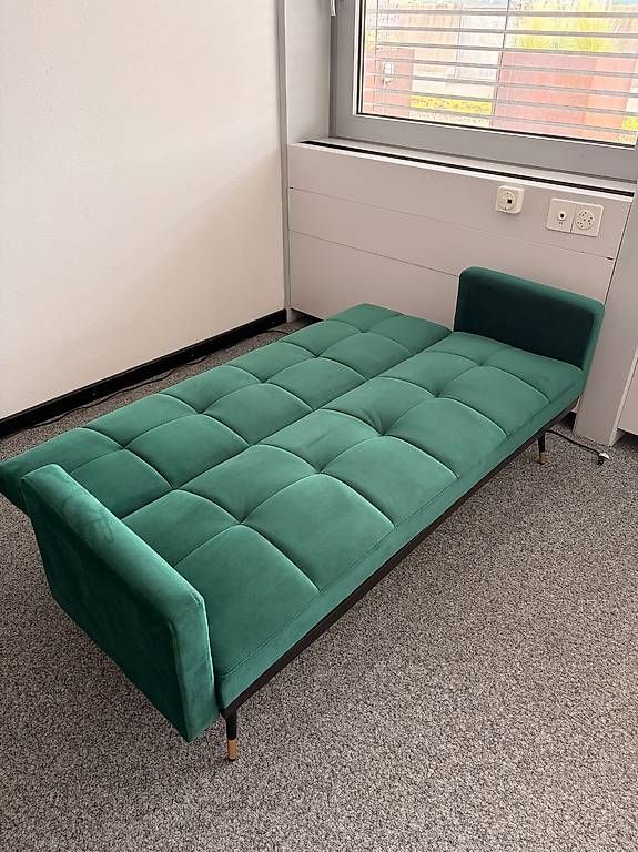 Divani: Modernes Sofa in smaragdgrün – Usato da Flumenthal venduto da sel_p6q7 1