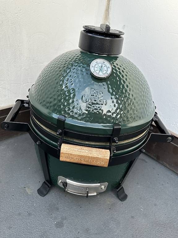 Big Green Egg Griglie: Big Green Egg Holzkohlengrill – Usato da Bern venduto da janga 1