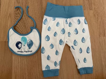 Baby Hose Grösse 62 (3-6 Monate) und Lätzchen weiss-blau
