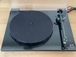 PLATTENSPIELER REGA P1 - TOP!
