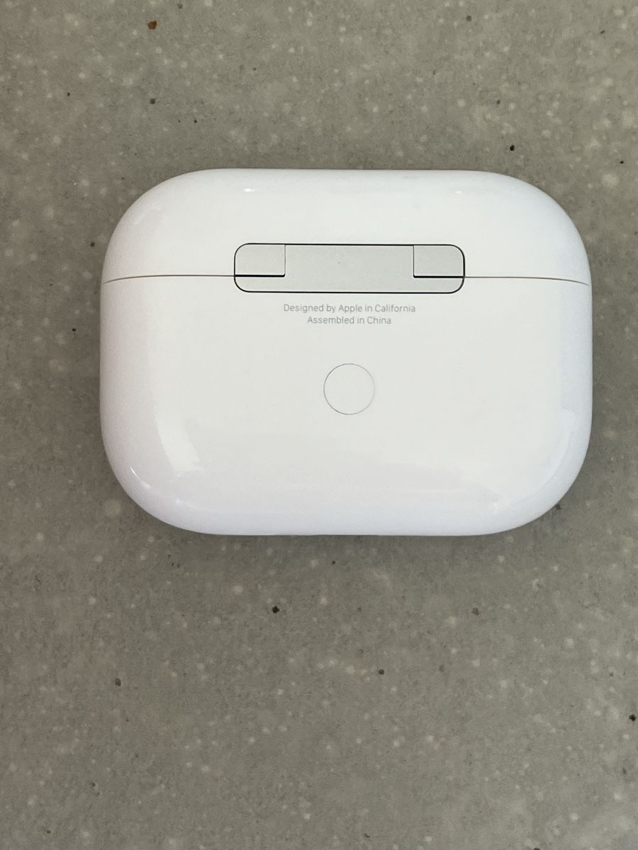 Apple Kopfhörer: APPLE AirPods Pro 1 Charging Case  – Gebraucht aus Lausanne von  1