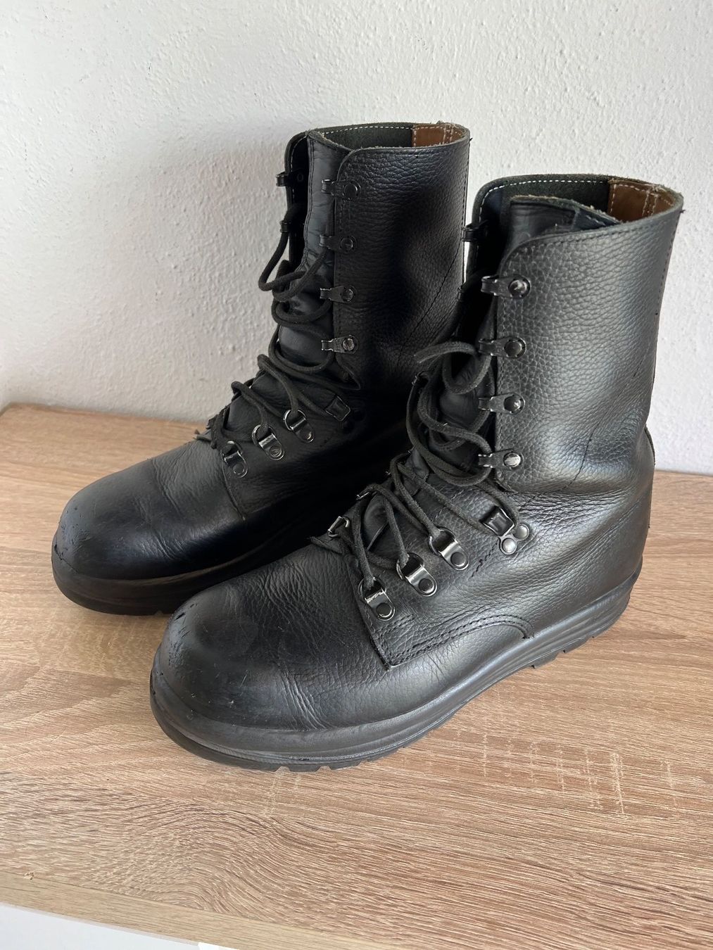 Schweizer Armee Scarpe da uomo: Schweizer Militär Kampfstiefel Minerva – Usato da Frauenfeld venduto da dilili 1