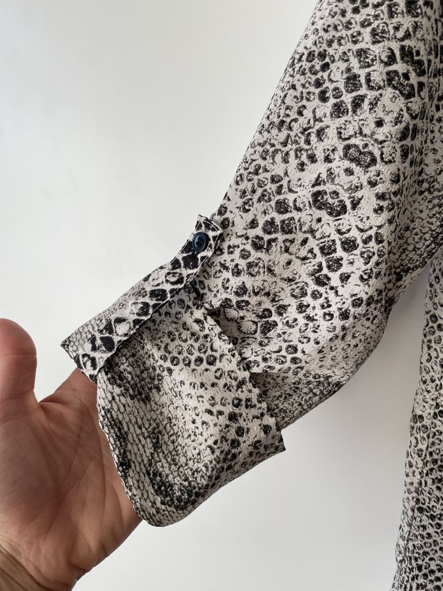 Only Camicette: STUDIO ONLY Bluse Hemd Gr. 36 Schlangenmuster Snake Print – Usato da Neukirch an der Thur venduto da bee88 3