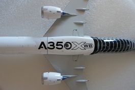 Flugzeugmodell Airbus A350-900 XWB Zustand sehe Fotos.