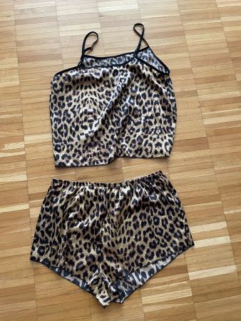 Schönes, kurzes Pyjama - feiner Stoff - Leopard - Gr. XL