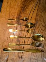 Goldfarbenes Besteckset 56-teilig für 8 Personen