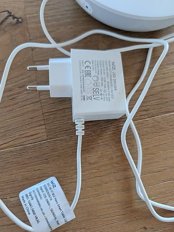 Lampes: WiZ Hero Smart Tischleuchte – D'occasion à Ittigen par AnZakh 2