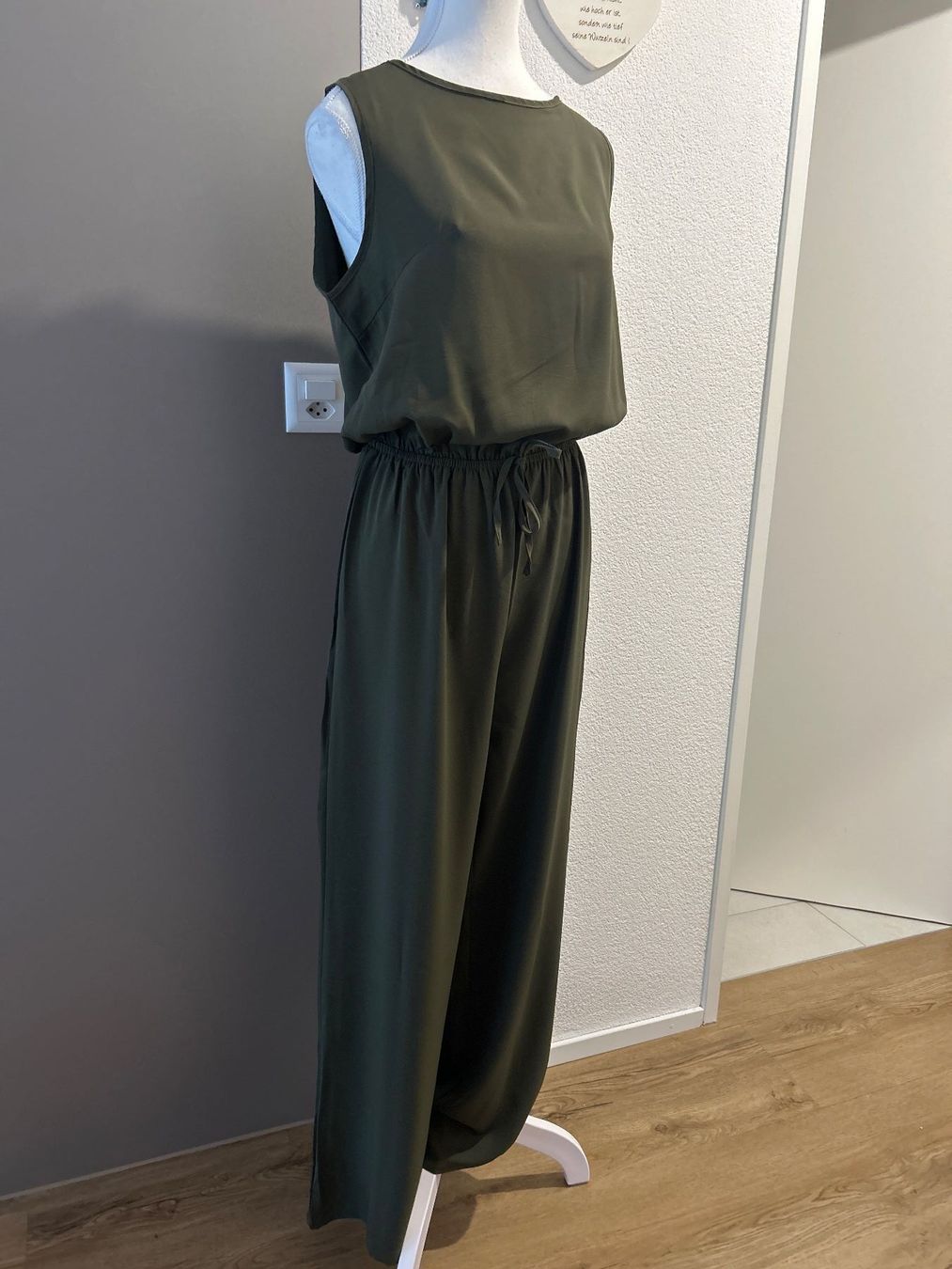 Jumpsuits: Jumpsuit olivgrün  Grösse M neu – Neu (gemäss Beschreibung) aus Brunnen von Nala2929 1