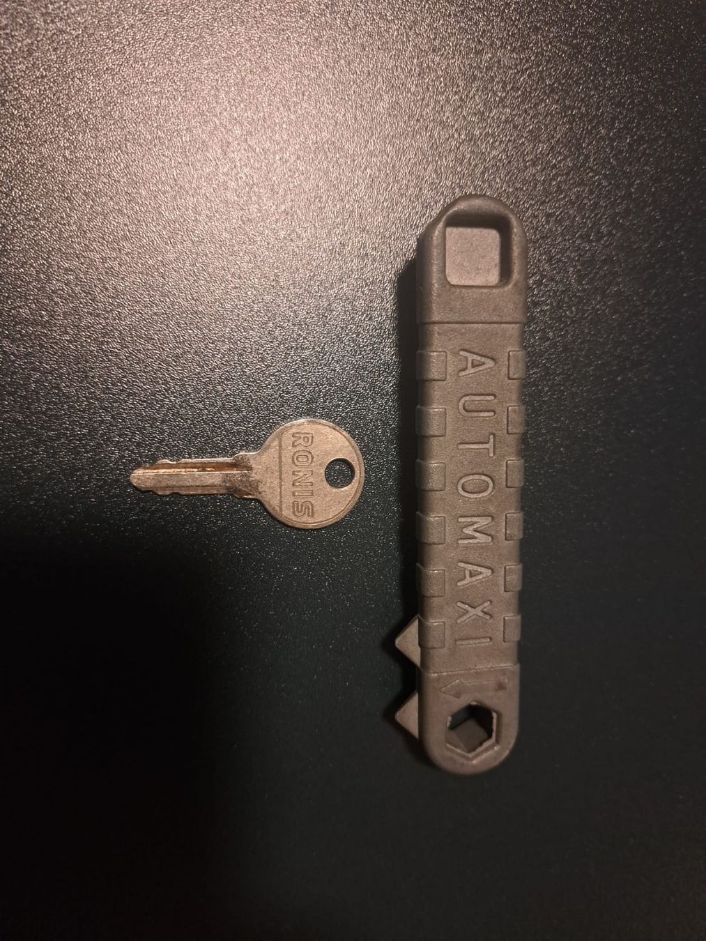 Portapacchi: Barre de toit Universal Automaxi – Usato da Payerne venduto da Miauton 3