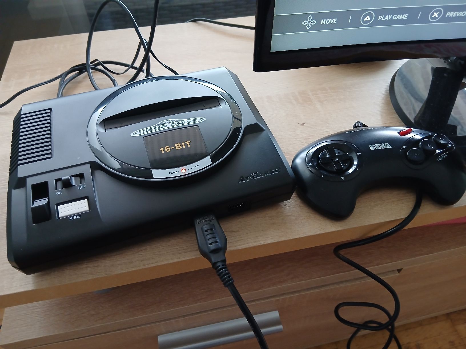 Sega Console: Sega Mega Drive Flashback Konsole AT GAMES – Nuovo (secondo la descrizione) da Othmarsingen venduto da Studio15 1