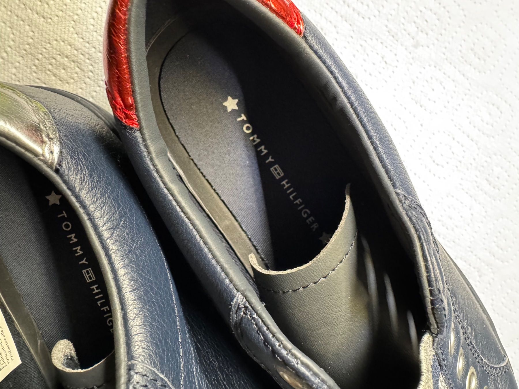 Tommy Hilfiger Damenschuhe: Sneaker Tommy Hilfiger Gr.37 neuwertig – Neu (gemäss Beschreibung) aus Bronschhofen von pgds 1