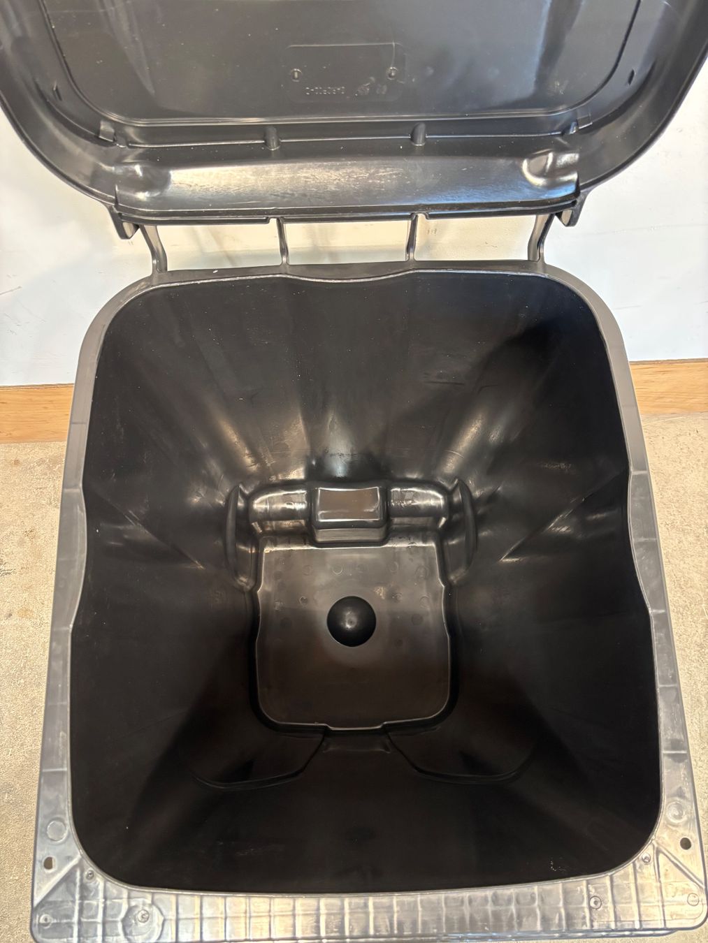 Altro per Ufficio & Commercio: Neu & ungebraucht! VERWO Abfallcontainer in schwarz – Nuovo (secondo la descrizione) da Winterthur venduto da ReUse_Baumarkt 8