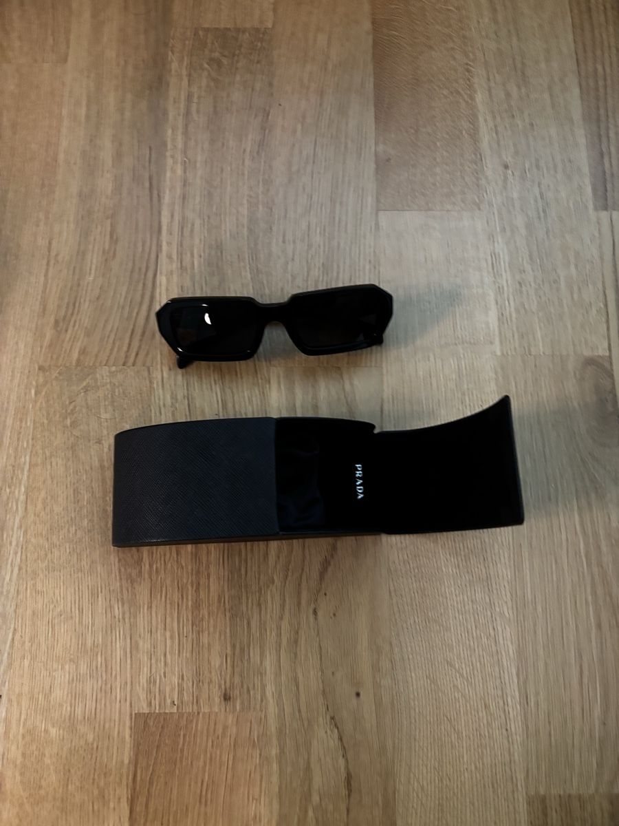 Prada Occhiali & Lenti: Lunettes de soleil Prada - neuves – Nuovo (secondo la descrizione) da Delémont venduto da lelep 2