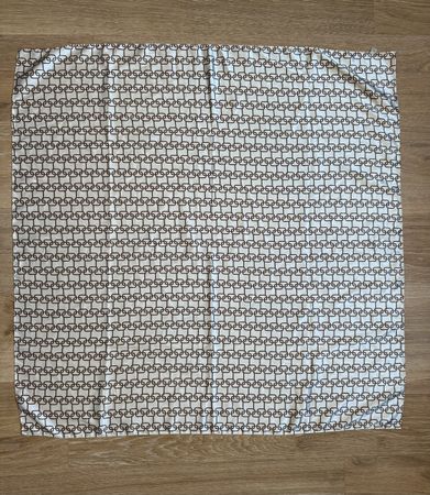 Foulard vintage blanc crème chaîne dorée Made in Italy