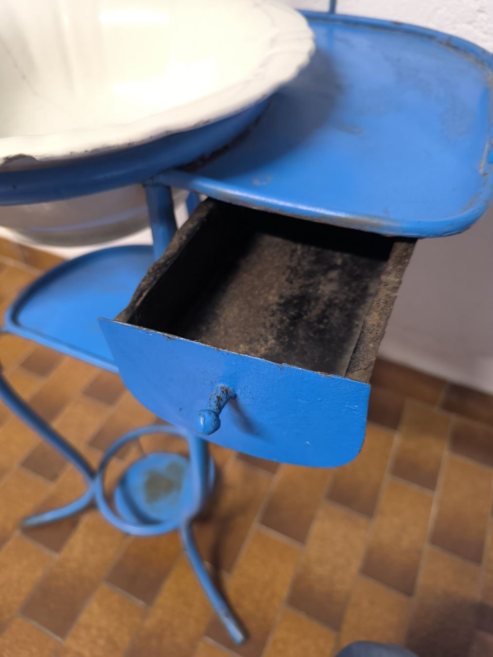 Specchi: Mobile lavabo vintage azzurro con specchio originale! – Usato da Pura venduto da tim_nd95 2