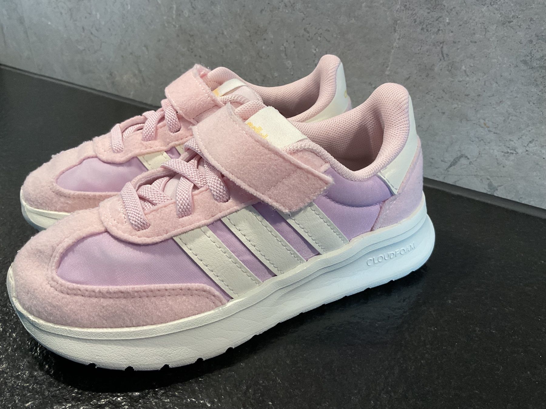 Adidas Chaussures filles: Sneakers Adidas – Neuf (Voir description) à Neuchâtel par sta_7qfy