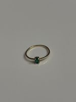 14K Goldring mit grünem Zirkonia