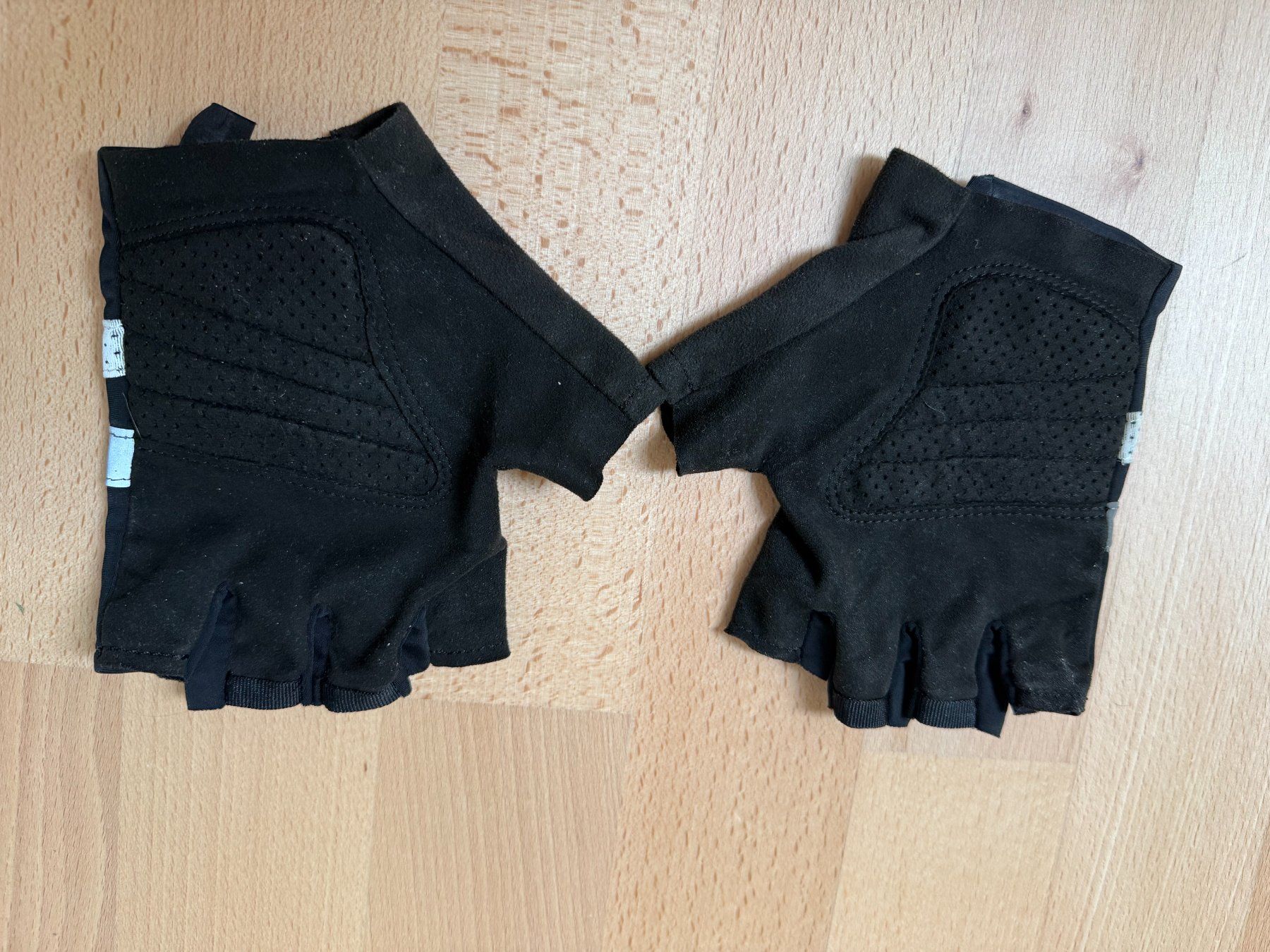 Rapha Sonstige Accessoires für Herren: Radhandschuhe Rapha Grösse L Neu – Neu (gemäss Beschreibung) aus Winterthur von abl_xm6v 1