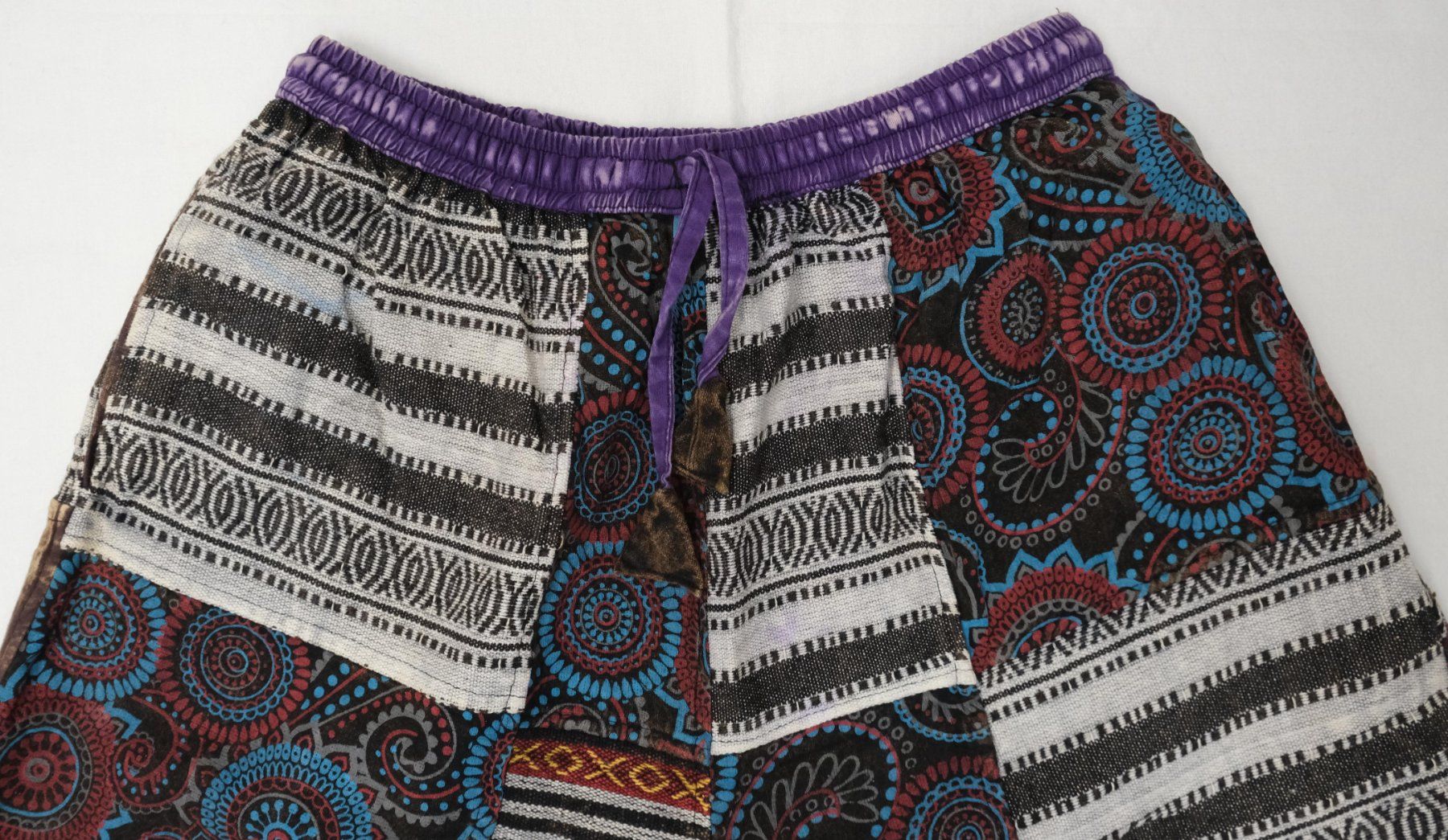 Hosen: Kurze Hose Shorts Bermudas Patchwork aus Baumwolle XL – Neu (gemäss Beschreibung) aus Zürich von Masala-Oase 1