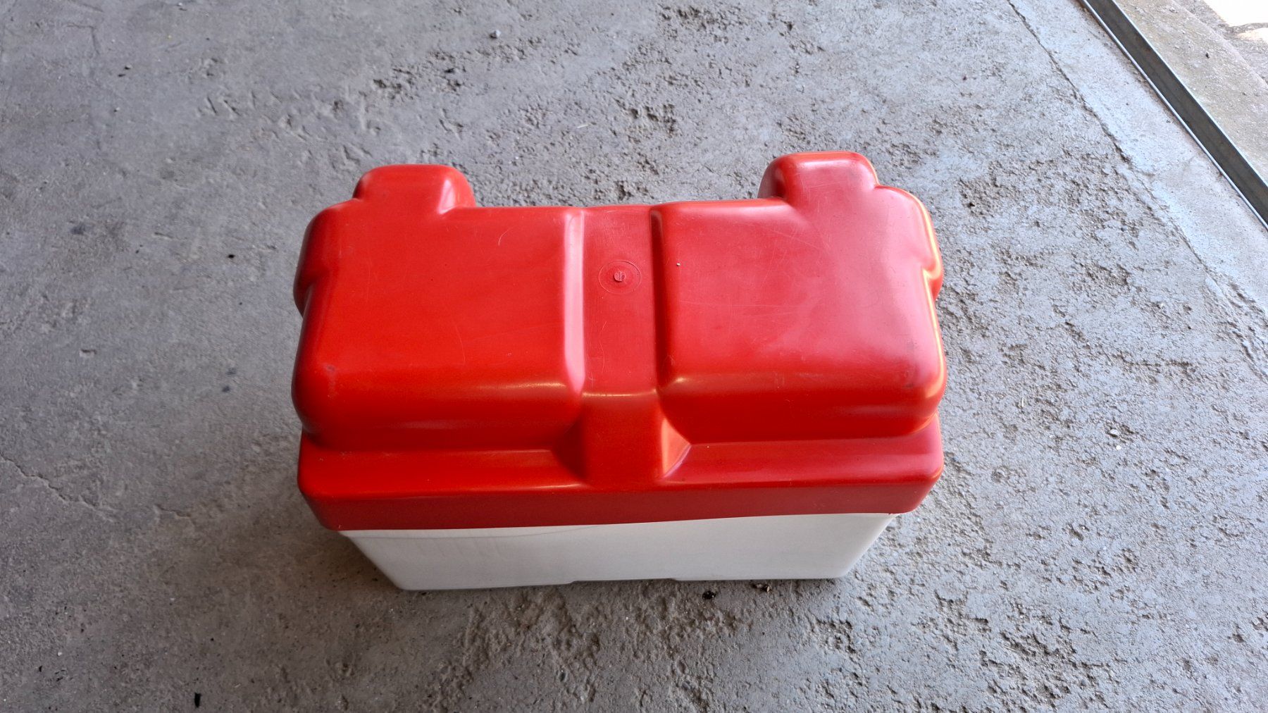 Batterie: Batteriekasten für Boot oder Wohnmobil – Usato da Neuhaus SG venduto da Hub.67 3