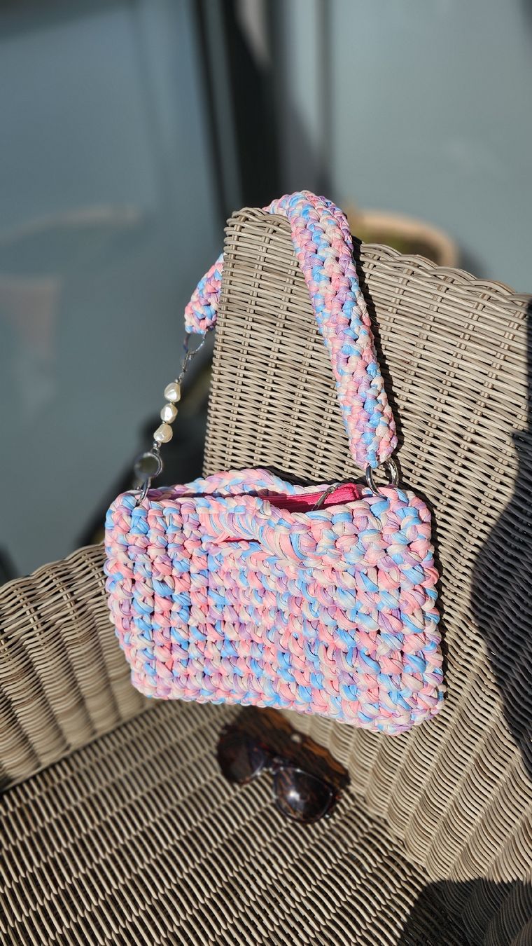 Taschen für Damen: Tasche mit Perlenkette, pastellfarben – Neu und originalverpackt aus Fehraltorf von lisam16 8