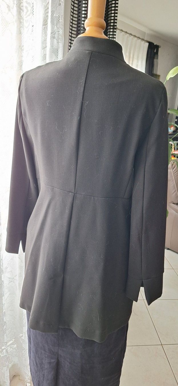 Giacche: Veste noire – Usato da St-Triphon venduto da Jldr0 2