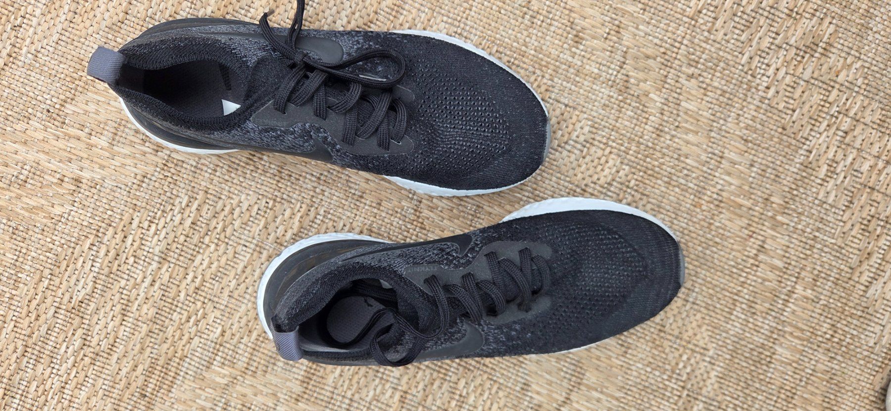 Scarpe da donna: Damen Turnschuhe Epic React Nike, Gr. 39 – Usato da Oberwangen b. Bern venduto da Levidog 2