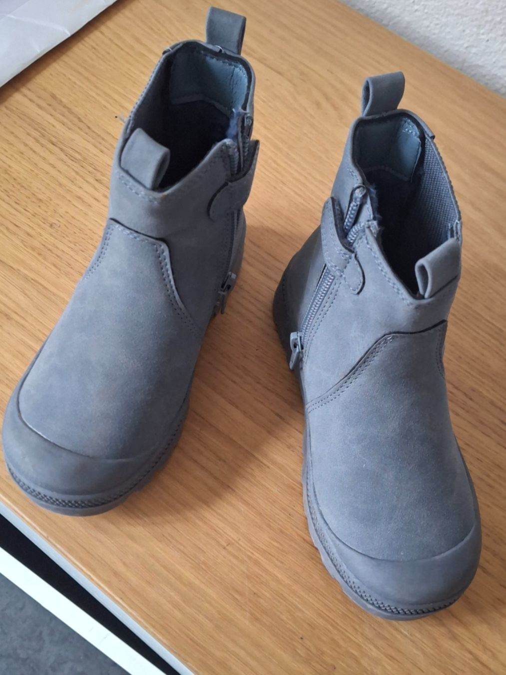 Friboo Scarpe per ragazzi: Kinderschuhe / Stiefel – Usato da Wabern venduto da flicaofking 2