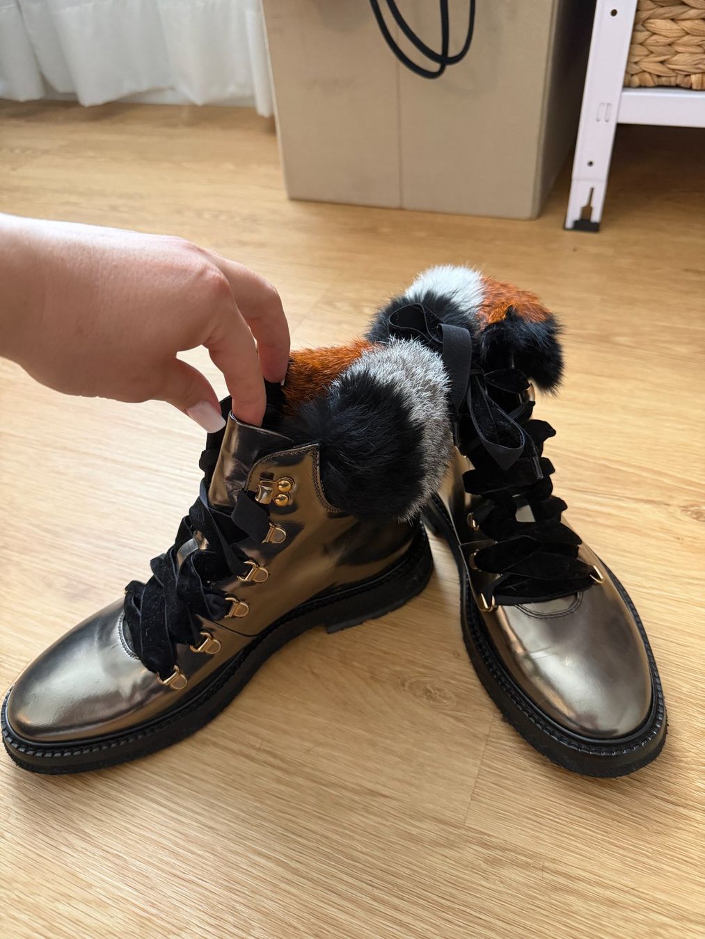 Scarpe da donna: Coole Winterstiefel mit Fellbesatz, Gr. 39 – Usato da Oberrieden venduto da 4dam 2