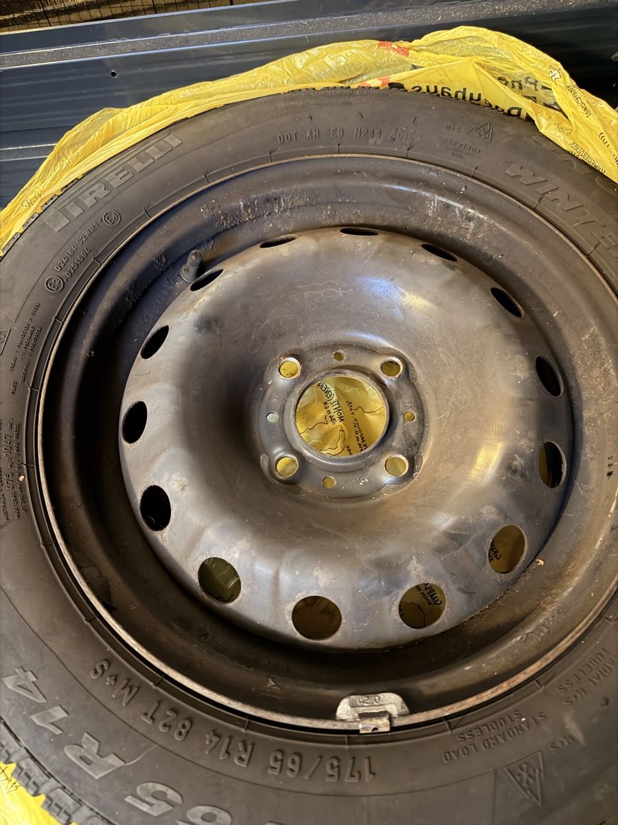 Pneumatici & Ruote complete: Citroen c3 Winterräder – Usato da AARBURG venduto da cheapstuff 2