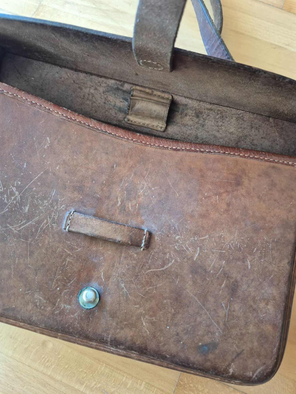 Schweizer Armee Borse: Militär Ledertasche Schweizer Armee 1944 – Usato da Oberdiessbach venduto da Finland1977 5